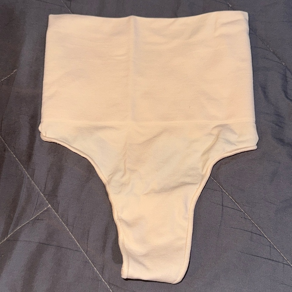 SKIMS CORE CONTROL THONG